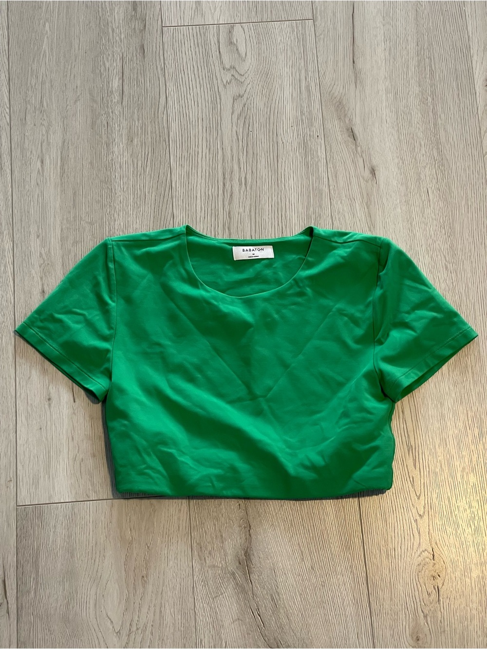 Aritzia Babaton Contour Crew Ribcage T-Shirt - Gloss Green Crop Top - Picture 9 of 10
